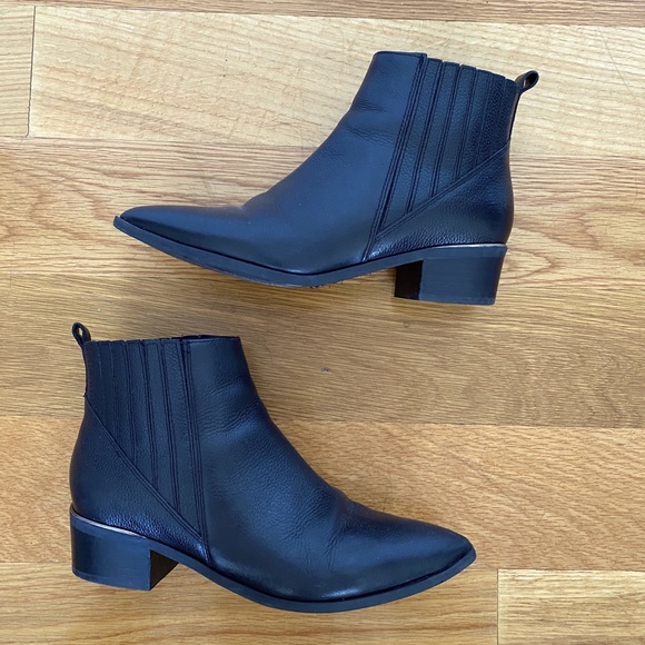 Marc Fisher Yale Pointy Toe Chelsea Bootie - Picture 1 of 4
